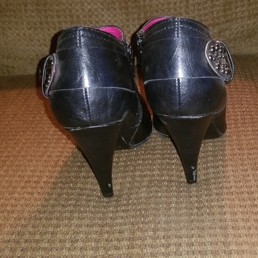 Booties - Picture 3 of 4